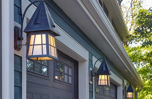 How to Choose Outdoor Lighting That Enhances your Home and Landscaping
